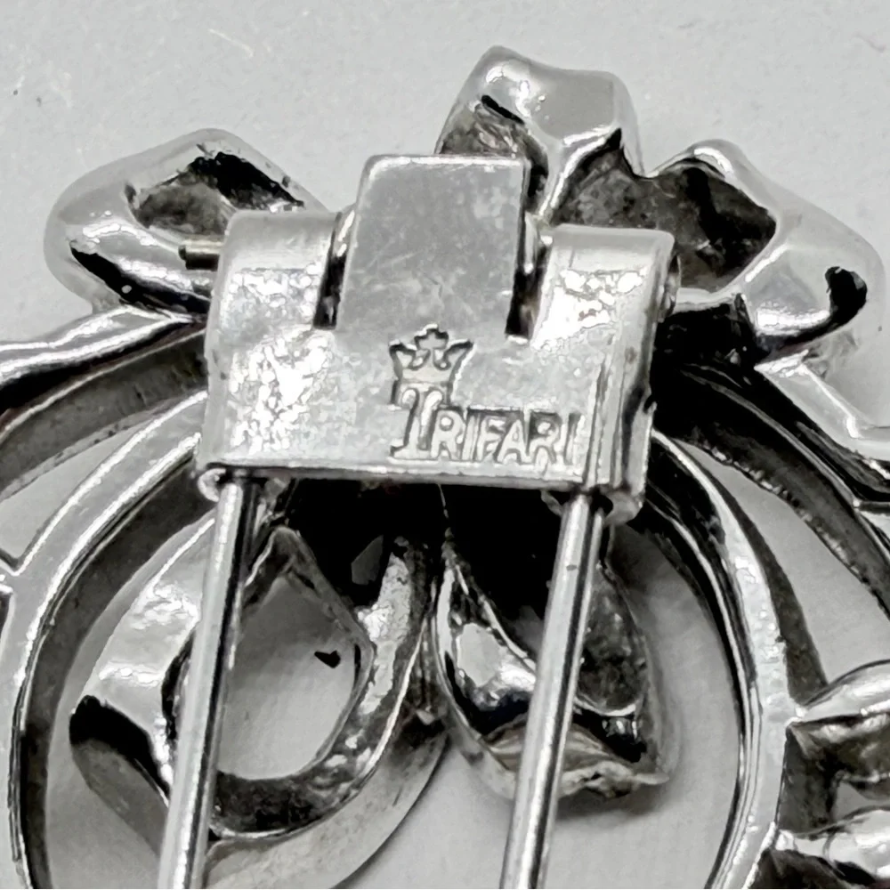 Rare CROWN TRIFARI Alfred Philippe Clear‎ Rhinestone Ribbon Fur Clip Brooch Pin